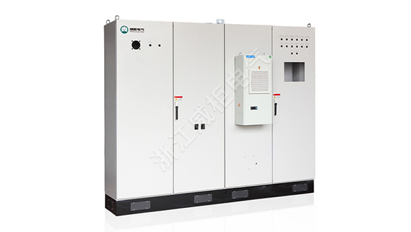 仿威圖機(jī)柜作為德國威圖機(jī)柜的國產(chǎn)化替代產(chǎn)品，二者在核心設(shè)計(jì)理念上存在延續(xù)性，但在材料工藝、性能認(rèn)證、市場定位等維度差異顯著。威柜電氣從以下7 個(gè)關(guān)鍵維度展開對(duì)比分析：